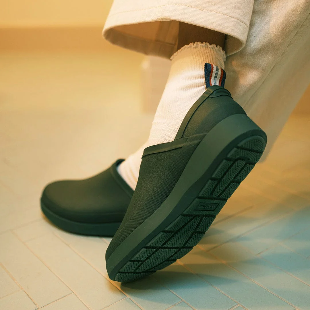 Womens - Calistoga Clog - Hunter Green - Image 6